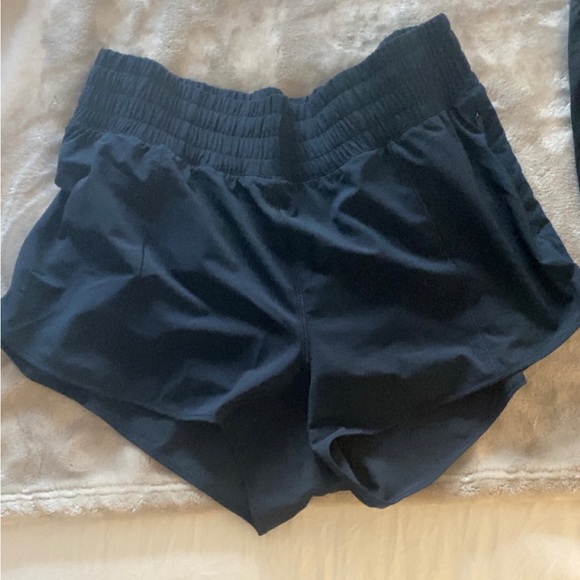 Crazy Yoga Shorts - Picture 7 of 9